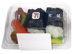 セブン-イレブン だし醤油むすびセット 鮭・ツナマヨネーズ 商品写真