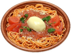 モッツァレラチーズのトマトソースパスタ