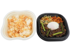 セブン-イレブン 混ぜて食べる！旨辛牛肉丼 商品写真