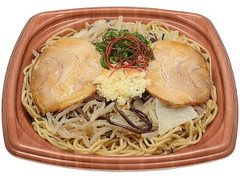 セブン-イレブン ガツっとニンニク！豚骨焼ラーメン 商品写真