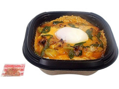 セブン-イレブン こだわり半熟玉子をのせた親子丼 商品写真