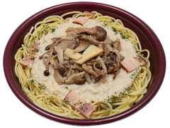 セブン-イレブン 4種きのこのクリームパスタ 商品写真