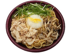 セブン-イレブン 豚肉ときのこの聖護院かぶらおろし和パスタ