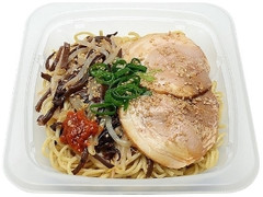 黒マー油の風味広がる 豚骨焼ラーメン