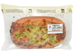 セブン-イレブン マヨ醤油で食べる こんがりチーズの枝豆パン 商品写真
