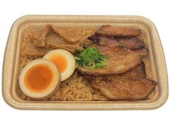 セブン-イレブン 醤油とんこつスープで炊いた！ラーメン御飯 商品写真