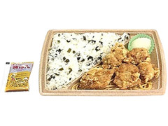 セブン-イレブン 三陸産わかめ御飯と鶏唐揚げ弁当 商品写真