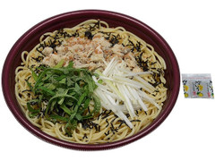 セブン-イレブン 焼鯖と大葉のパスタ 愛知県産大葉使用