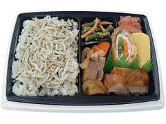 セブン-イレブン だし香る！しらす御飯幕の内 商品写真