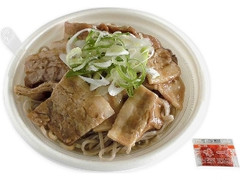 セブン-イレブン 肉盛り！豚肉そば 北海道産蕎麦粉使用