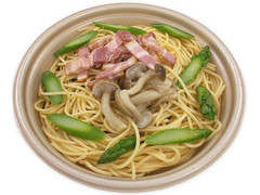 セブン-イレブン ベーコンとアスパラのバター醤油パスタ 商品写真