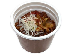 セブン-イレブン カップで食べるピリ辛ジャージャー麺 商品写真