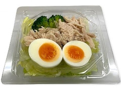 たんぱく質が摂れる鶏むね肉のサラダ