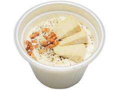 セブン-イレブン 小さなパスタ カマンベール＆チーズクリーム 商品写真