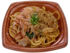 セブン-イレブン コク旨ソースの豚肉焼うどん 商品写真