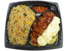 セブン-イレブン ど～んと！高菜炒飯＆チキン南蛮弁当 商品写真