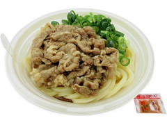 セブン-イレブン おだしで炊いた牛肉うどん 商品写真