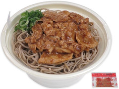 セブン-イレブン 甘辛豚肉二八そば 商品写真