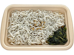 セブン-イレブン たっぷりしらす御飯 茨城県水揚げしらす使用 商品写真