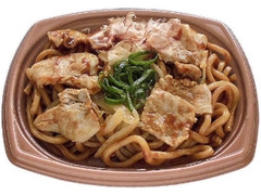 ソースの旨み広がる！豚肉焼うどん