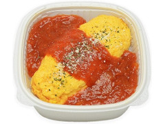 セブン-イレブン トマトソースが決めて！チーズINオムライス 商品写真