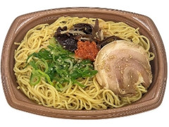 豚骨焼ラーメン 辛味噌添え