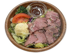 セブン-イレブン スパイシーポークとポテトの野菜サラダ