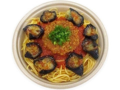 ナスと挽肉のピリ辛トマトソースパスタ