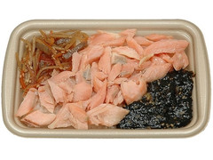 セブン-イレブン オホーツクサーモン焼きほぐし御飯 商品写真