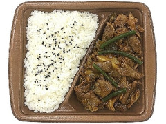 セブン-イレブン 豚肉とホルモンの辛味噌炒め弁当