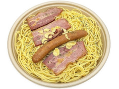 セブン-イレブン 大盛！ベーコンとソーセージのペペロンチーノ 商品写真