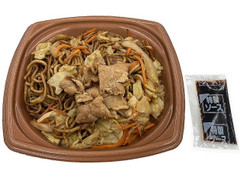 セブン-イレブン ソースをかけて食べる太麺焼そば 商品写真