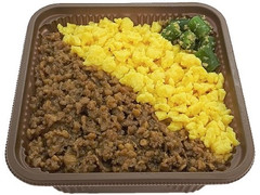 セブン-イレブン 一膳ごはん 鶏と玉子のそぼろ だしめし 商品写真