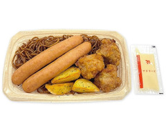 セブン-イレブン おつまみ盛り合わせ ソース焼そば入 商品写真