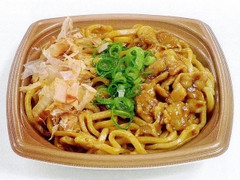 麺大盛豚肉焼うどん ピリ辛ソース味