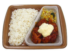 セブン-イレブン チーズソースと食べる 甘辛ヤンニョムチキン 商品写真