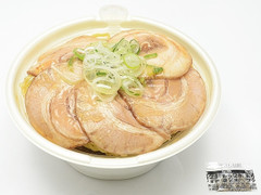 セブン-イレブン 熟成ちぢれ麺 チャーシュー麺 商品写真