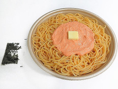 セブン-イレブン 麺大盛明太マヨパスタ かねふく明太子使用 商品写真