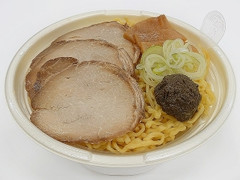 煮干し玉をとかして食べる煮干しラーメン