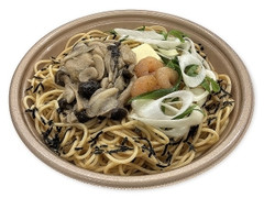 セブン-イレブン きのこと海老のバター醤油パスタ