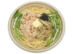 セブン-イレブン 鮭ときのこのバター醤油パスタ 商品写真