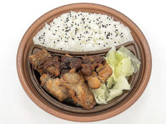 セブン-イレブン 骨付鳥風 鶏の胡椒焼き弁当 商品写真