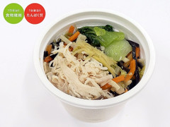 セブン-イレブン 65kcal蒸し鶏と生姜の5品目野菜スープ 商品写真