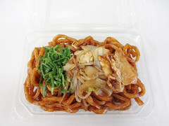 セブン-イレブン コク旨ソース豚肉焼うどん 商品写真