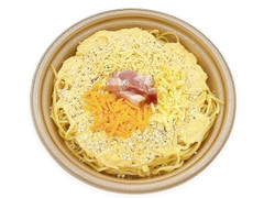 セブン-イレブン 4種チーズのカルボナーラ