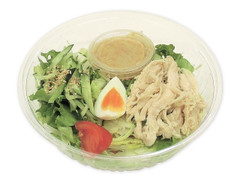 セブン-イレブン 蒸し鶏とシャキシャキ野菜サラダ 商品写真