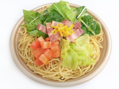 セブン-イレブン シャキシャキ野菜とベーコンの旨塩パスタ 商品写真