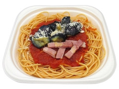 ナスとベーコンのピリ辛トマトソースパスタ