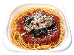 セブン-イレブン 古川なすとベーコンのトマトソースパスタ 商品写真