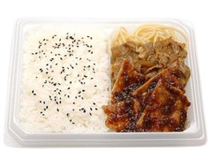 セブン-イレブン 2種盛り豚生姜焼き弁当